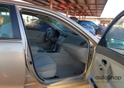 2011 Toyota Camry Le z USA, uszkodzony, nr VIN 4T1BF3EK6BU188713